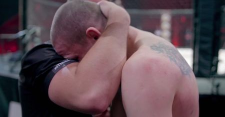 "Tylko jeden". Łzy w klatce! Pechowa kontuzja pokrzyżowała plany Bartłomiejowi Gładkowiczowi