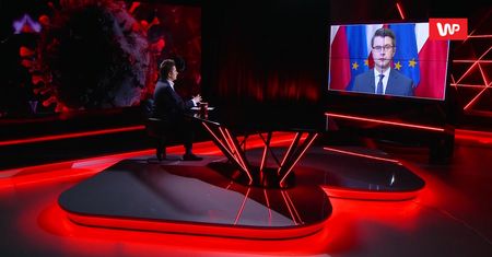 Koronawirus w Polsce wywoła cięcia etatów w rządzie? Piotr Mueller komentuje