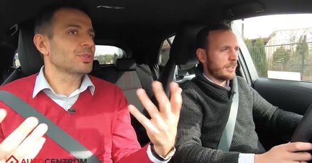 VW Golf 8 kontra Toyota Corolla - jeden z nich będzie liderem