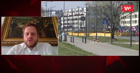 Koronawirus w Polsce. Wiceminister zdrowia Janusz Cieszyński o zakrywaniu twarzy