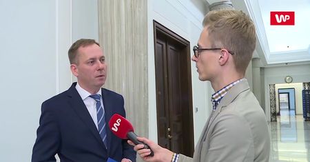 Kłopot z usadzeniem posłów. "Tradycja została złamana"
