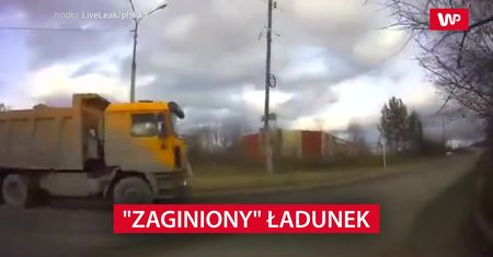 Wyjechała zza zakrętu. Chwilę potem rozległ się wielki huk