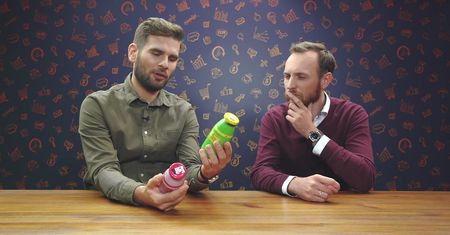 Zawiera owoce, łupiny i nasiona. Jak smakuje i ile kosztuje smoothie od fit trenerki?
