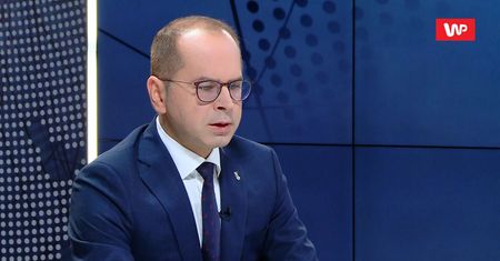 "To niedopuszczalne i obrzydliwe!". Kontrowersyjne głosowanie europosłów PiS w PE. Michał Szczerba oburzony
