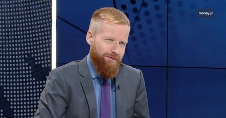 500+ do waloryzacji? "500 zł to 500 zł, a nie 541 zł". Ekonomista odniósł się też do drożyzny