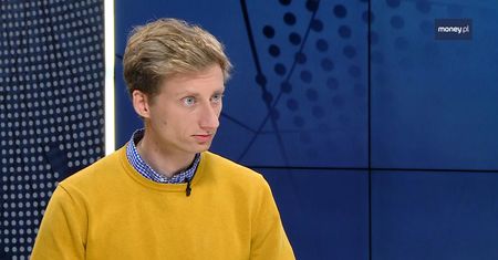 Poseł od jazdy pociągiem przepytany. Poległ na ostatnim pytaniu
