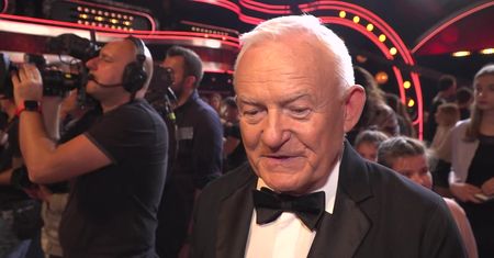 Leszek Miller podekscytowany debiutem na parkiecie: "To godziny ciężkiego ćwiczenia"