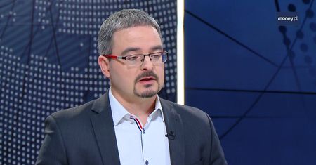 Absurdy programu Czyste Powietrze. Ekspert: "Trzeba się zapożyczyć, aby dostać pożyczkę"