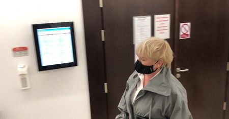 Katarzyna Figura opuszcza gmach sądu: "Jestem szczęśliwa"