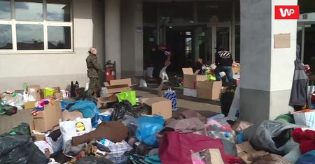 Tak pomagają Ukraińcom. "Stoją w kolejkach do Polski kilka dób"