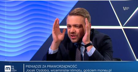 Apel europosłów o niewypłacanie pieniędzy Polsce. Minister Ozdoba: Idea zagłodzenia Polski