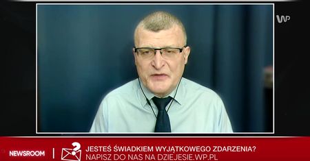 Pomagać biedniejszym czy szczepić trzecią dawką? Dr Grzesiowski komentuje