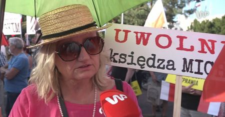 Przypomniała sprawę salcesonu. Gorąca atmosfera na proteście przed Sejmem