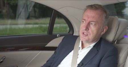 Tankujesz przy autostradzie? Prezes ujawnia ukrytą marżę