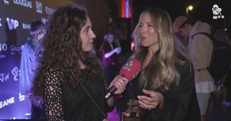 Ewa Chodakowska o byciu "fake" w social mediach: "Gdyby mnie nie było stać na torebki jakie mam, kupowałabym SUPERTANIE"