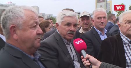 Skrytykował Morawieckiego. Zwolennicy PiS się wściekli