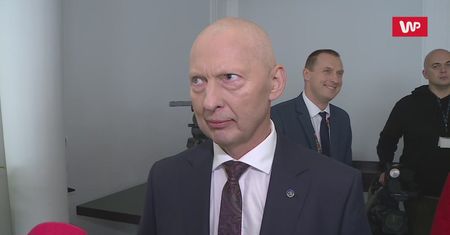 Gen. Różański szefem MON? "Chętnie udzielę panu odpowiedzi"