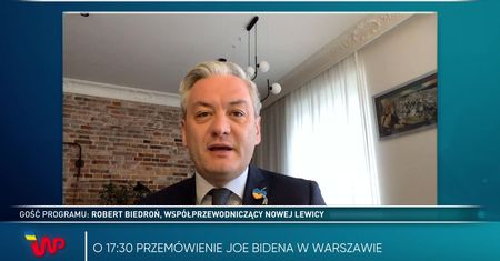 Biedroń o wizycie Bidena. "Zdecydowany cios"