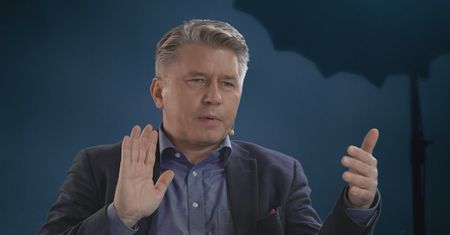 Hejt i pogarda w sieci. Prof. Matczak o zachowaniach Polaków: Niestety to lubimy