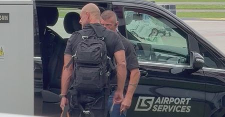 Jennifer Lopez na lotnisku w Warszawie