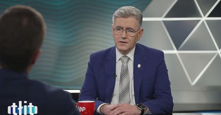 Tłit - Maciej Żywno
