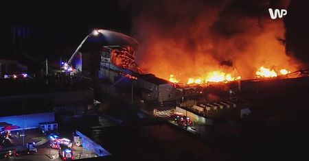 Pożar w Mińsku Mazowieckim. Kłęby czarnego dymu widać z daleka