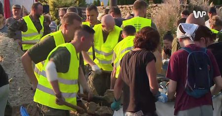 Fala kulminacyjna zbliża się do Oławy. "Czekamy na najgorsze"