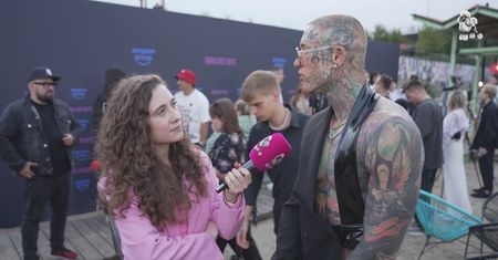 Caroline Derpienski nie jest już „crushem” Stiflera! Celebryta zdradza, dlaczego. „Już mnie tak nie jara, bo...”