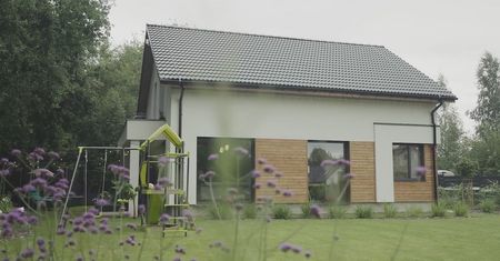 Dom szkieletowy w 5 miesięcy. Jak się mieszka na 139 m²?
