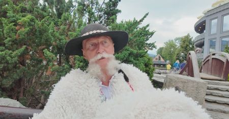 Zakopiański misiek zapowiada zimę. "Będzie ostro"
