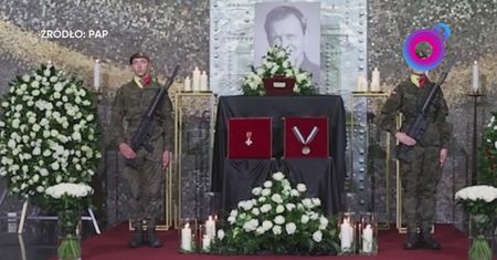 Poruszające pożegnanie Jana Frycza. Tłumy przyszły na Powązki