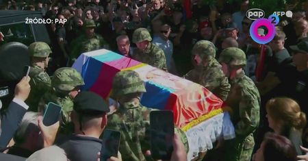 Salwa nad trumną zbrodniarza. Pogrzeb Ratka Mladicia wywołał burzę w Europie