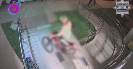 59-latka zobaczyła rower pod sklepem. Chwilę później już go nie było