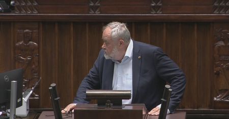 Spięcie w Sejmie o północy. Adamowicz kontra Lichocka i Macierewicz