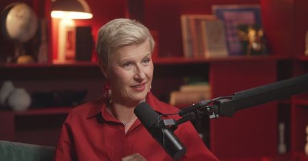 "Jak będziesz niema, dojdziesz do punktu, w którym cię nie ma". Dr Agnieszka Kozak o tym, jak przestać naprawiać siebie