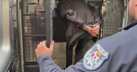 Ostrzelał pociąg pod Warszawą. 19-latek zatrzymany