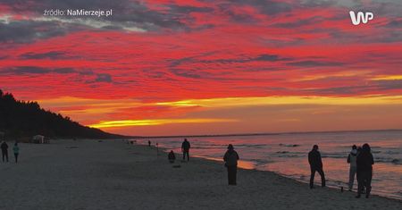 Niesamowity spektakl nad plażą. Wideo ze Stegny