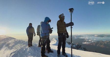 Mont Blanc prawie dwa metry wyższy. "Nieustannie się przemieszcza"
