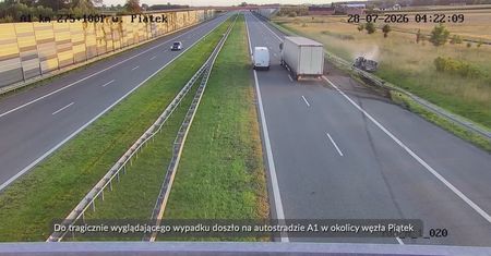 Groźny wypadek na A1. Większość kierowców przejechała obojętnie