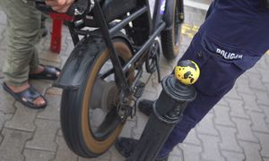 Ponad 300 kontroli i 30 tys. zł mandatów. Policja wzięła się za elektryczne jednoślady