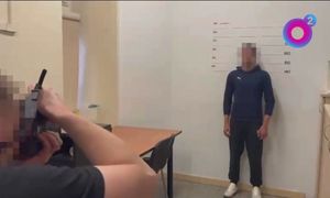 Awantura w centrum Warszawy. Przeszedł po aucie. Jest decyzja sądu
