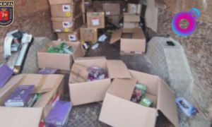 2540 e-papierosów i prawie 70 litrów płynu. Policja udaremniła przemyt. Jest nagranie