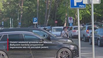Szaleństwo nad Bałtykiem. Na plażach ciasno, parkingi pełne