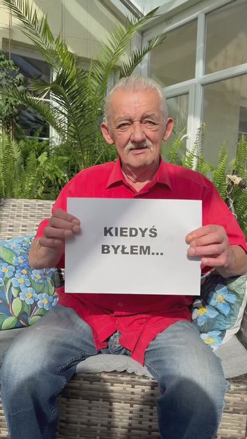 Dziś są w DPS-ie. Tym się kiedyś zajmowali. Nagranie chwyta za serce