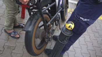 Ponad 300 kontroli i 30 tys. zł mandatów. Policja wzięła się za elektryczne jednoślady