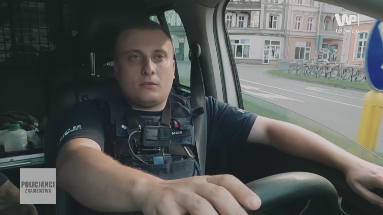 "Mam go". Tak obudziły śpiącego policjanta