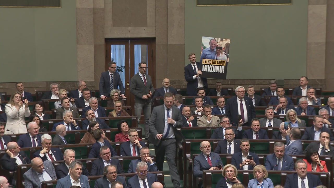 Awantura w Sejmie. Dwóch posłów wykluczonych z obrad