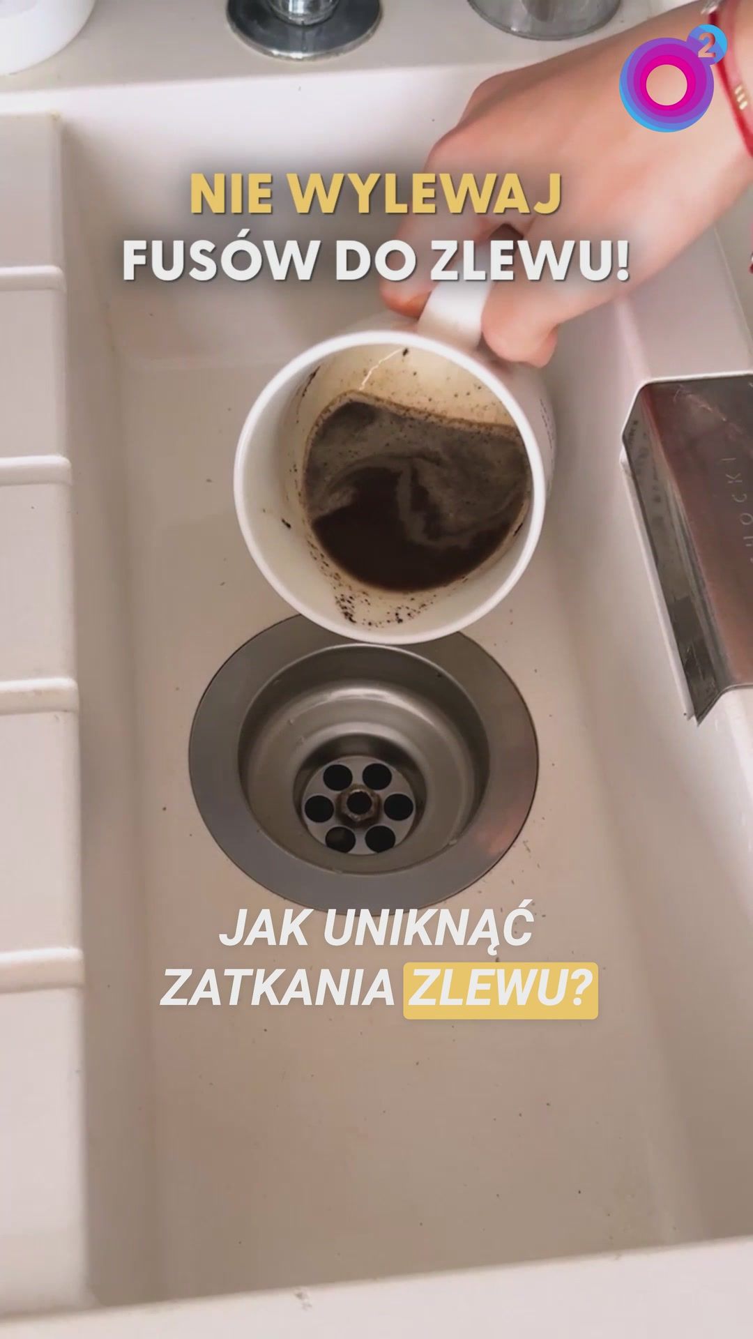 Wylewasz fusy do zlewu? Zrób tak, a odpływ się nie zatka