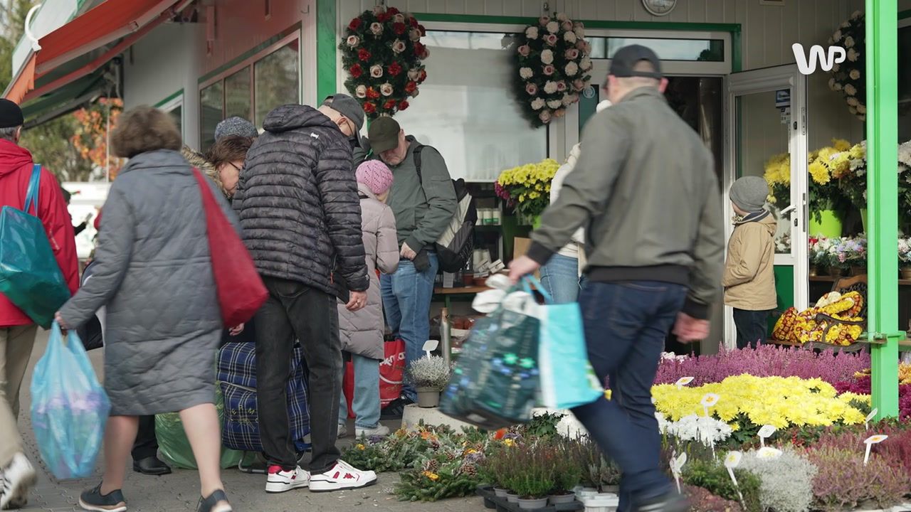 Uroczystość Wszystkich Świętych. Warszawiacy ruszyli na cmentarze