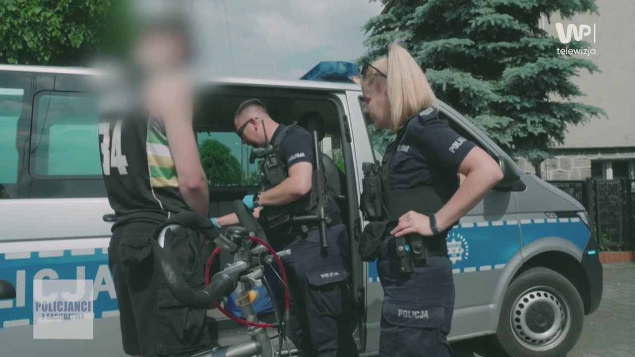Rowerzysta przykuł uwagę policjantów. To znaleźli w jego plecaku